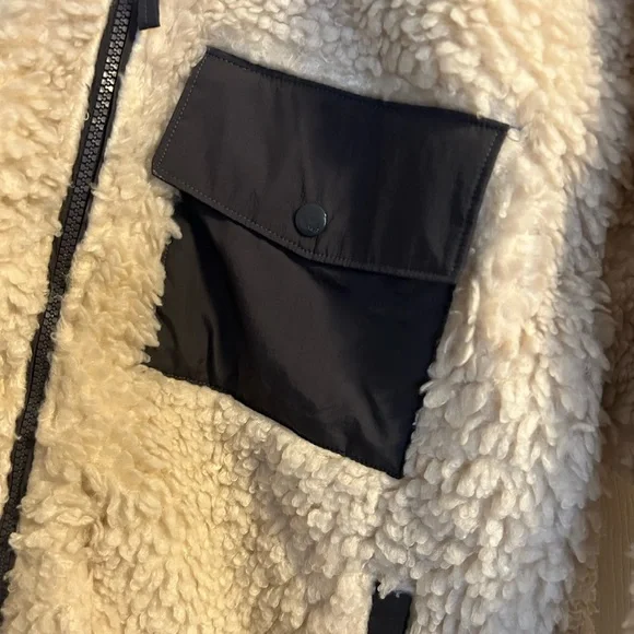 Abercrombie teddy bear coat. Size xl - Picture 4 of 6